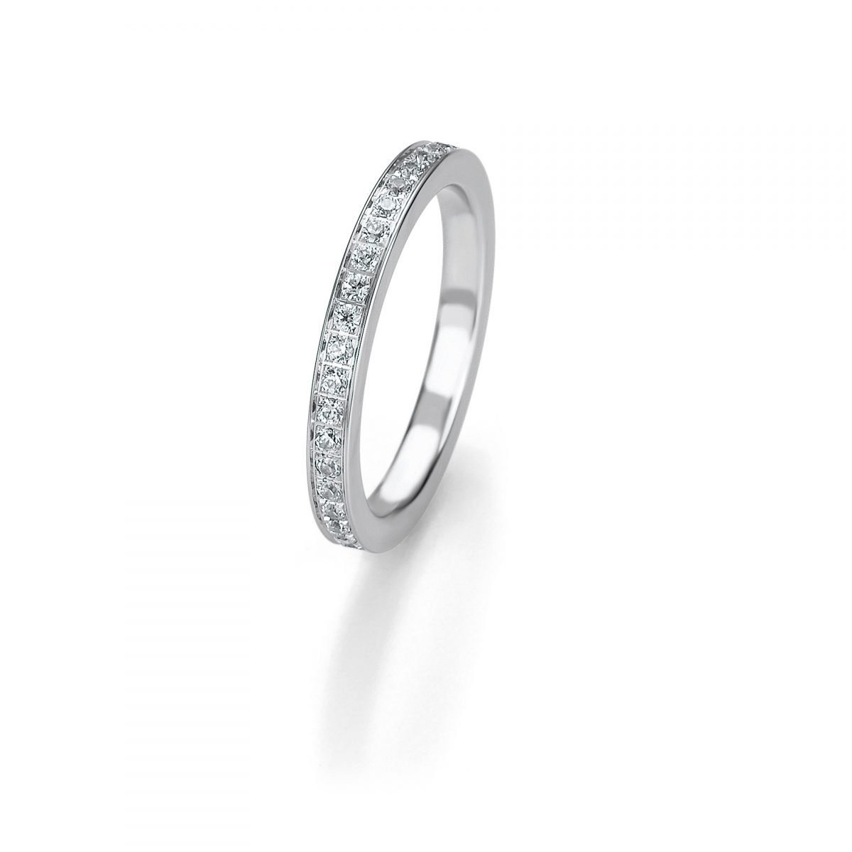 Series K18 Ring with Diamonds