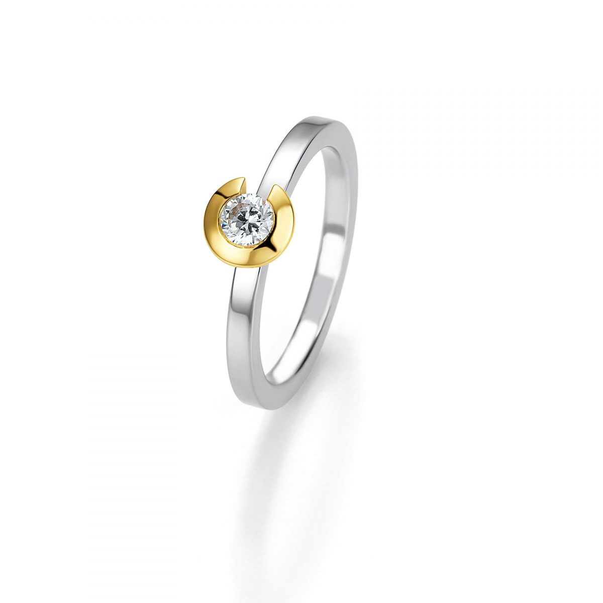 Solitaire K14 Ring with Diamond