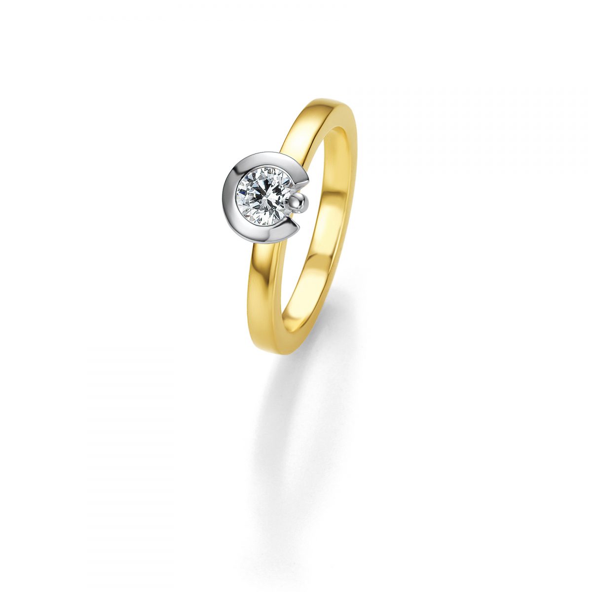 Solitaire K18 Ring with Diamond