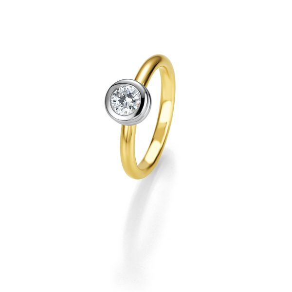 Solitaire K18 Ring with Diamond