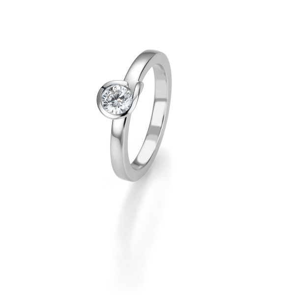 Solitaire K18 Ring with Diamond