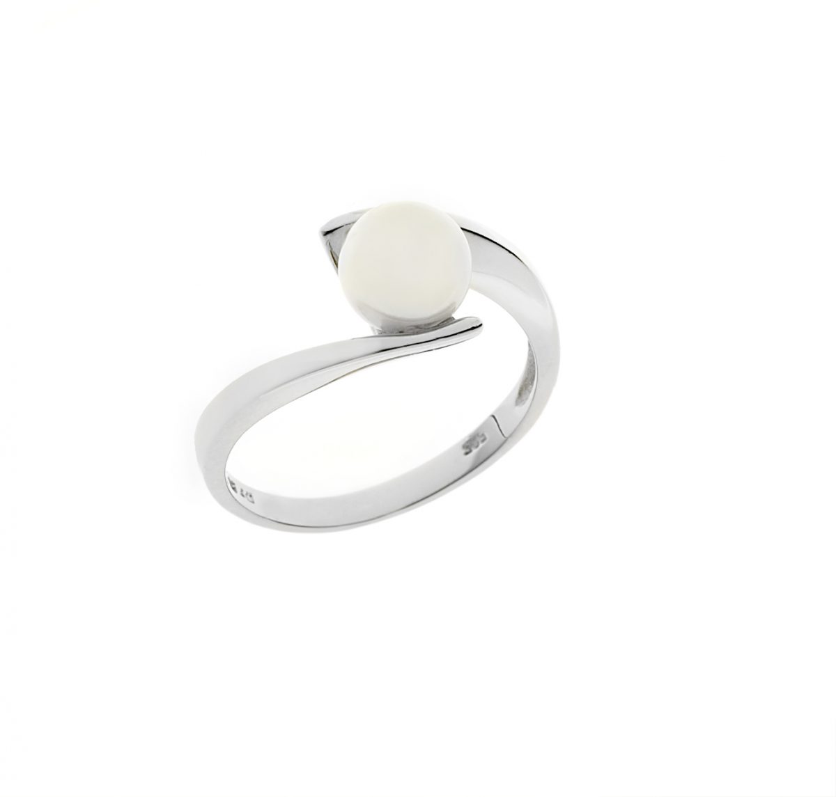 Ring with Pearl