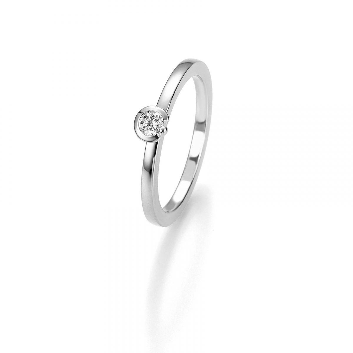 Solitaire K18 Ring with Diamond