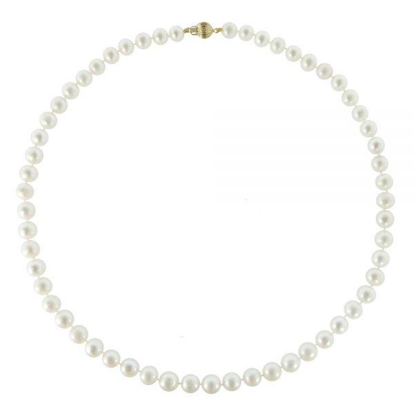 Necklace with pearls