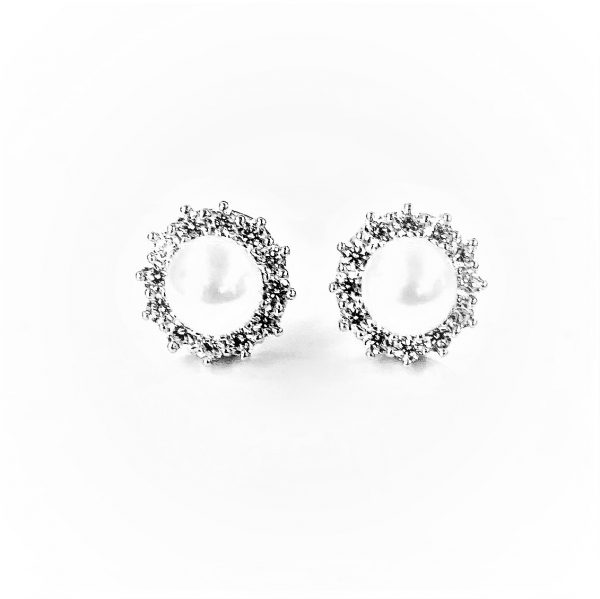 Earrings with pearl