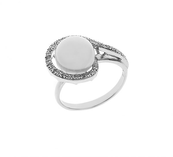 Ring with Pearl