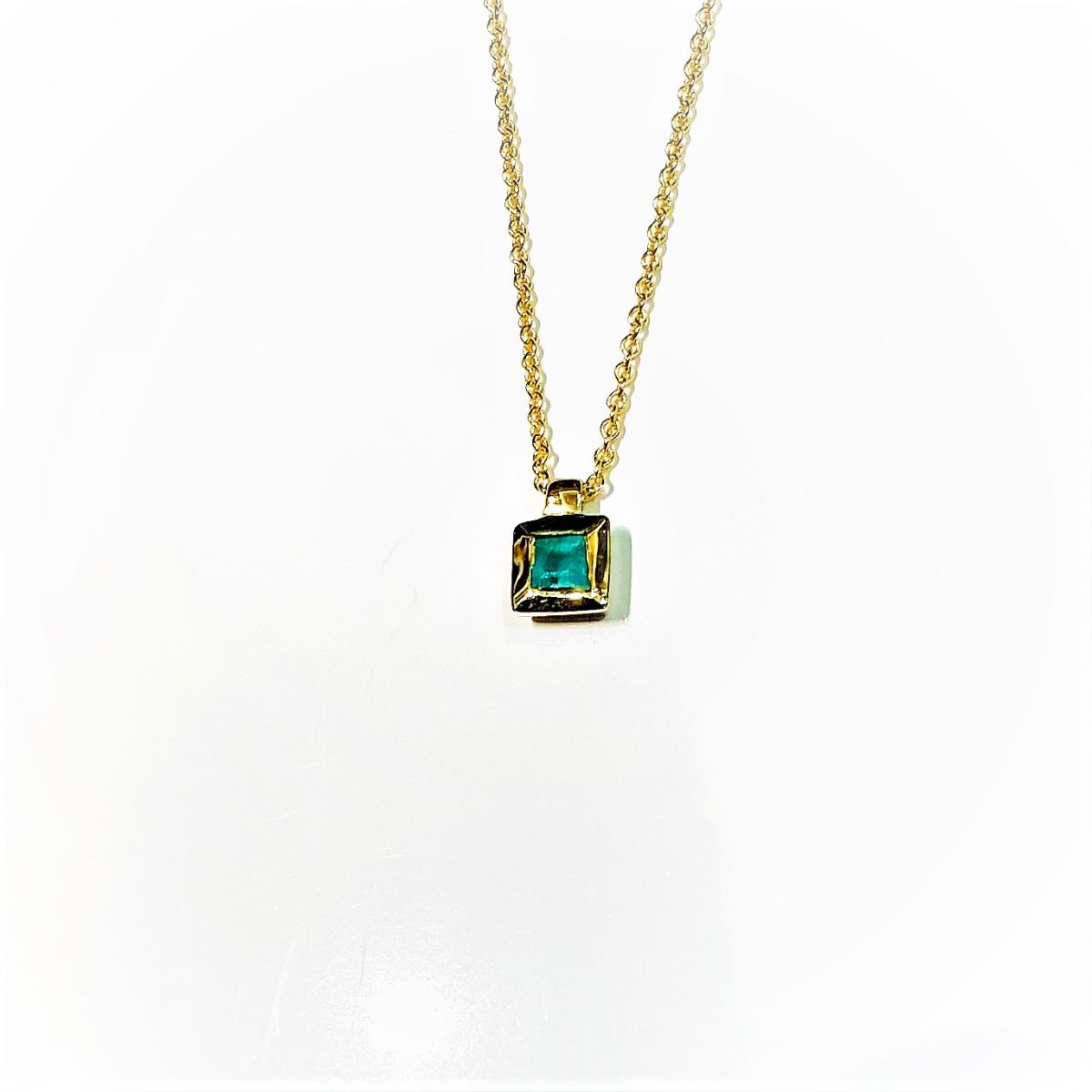 Necklace with Emerald