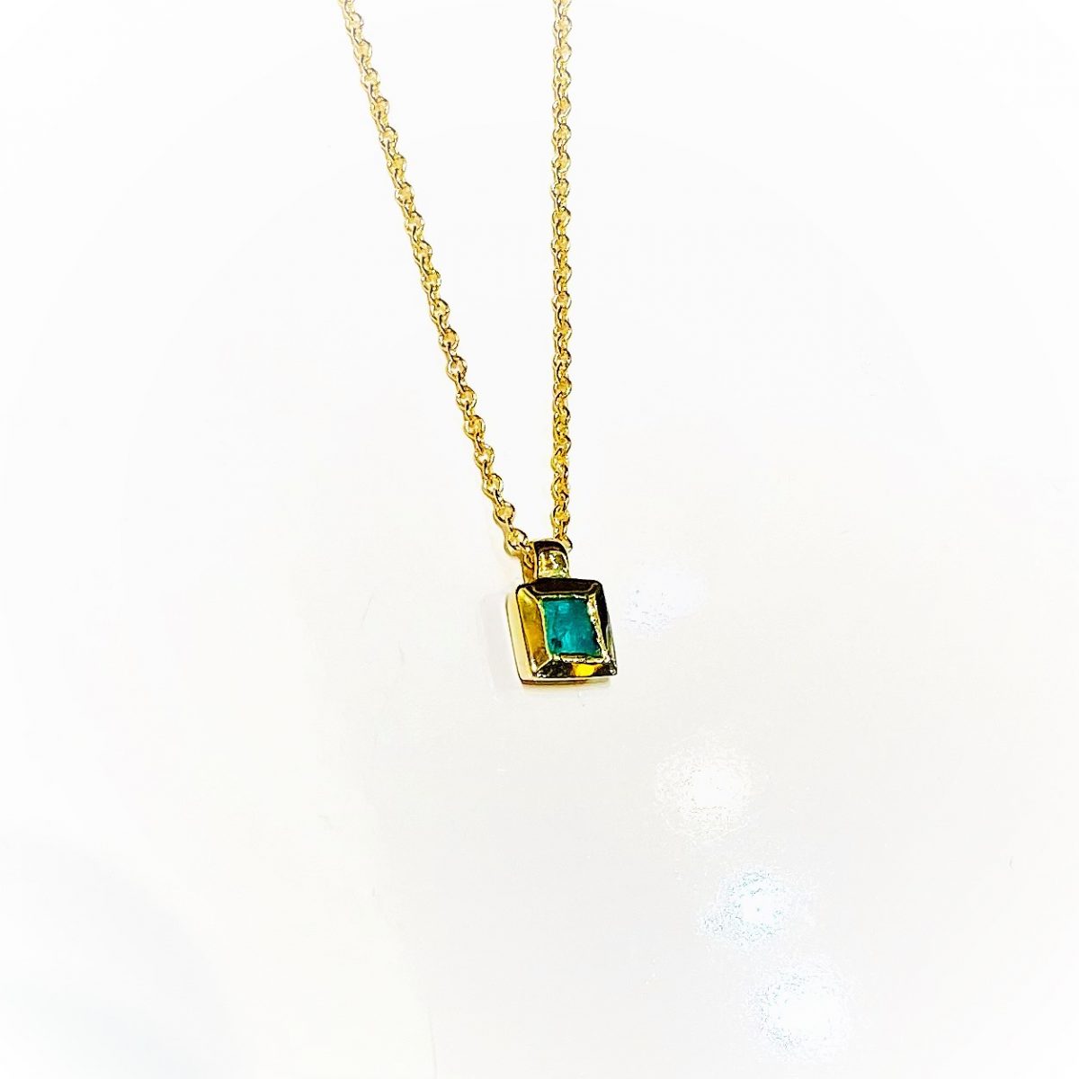 Necklace with Emerald