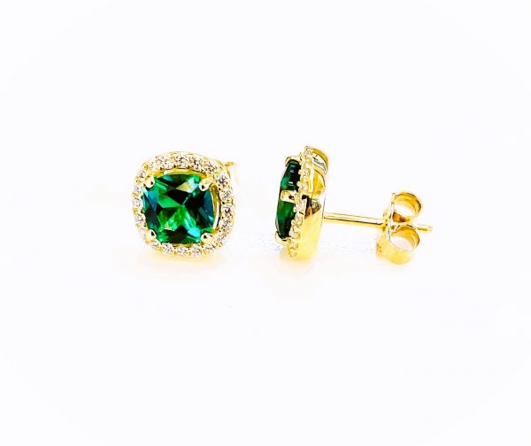 Earrings with green stone