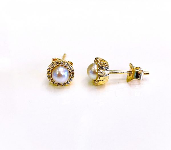 Rosette earrings with pearl