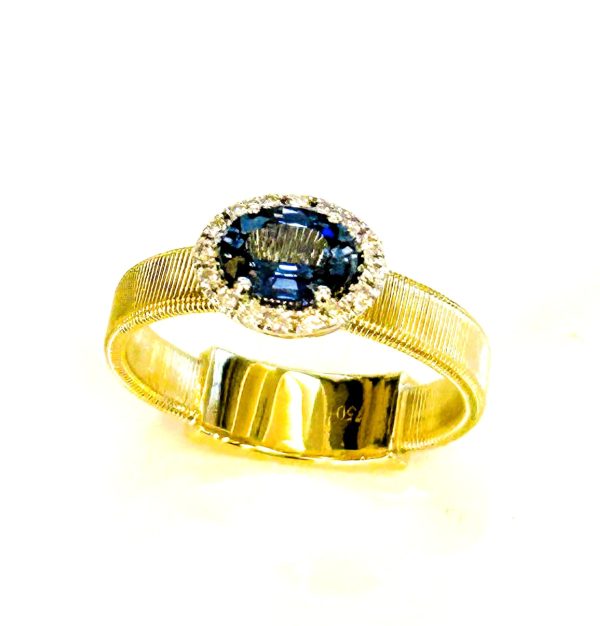 Ring with sapphire