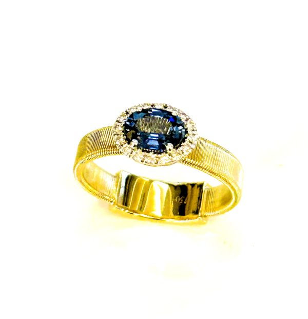 Ring with sapphire